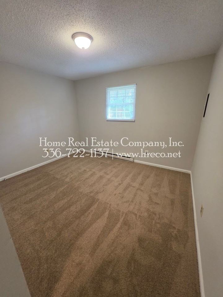 4263 Mineral Ave #B - Photo 6 of 8