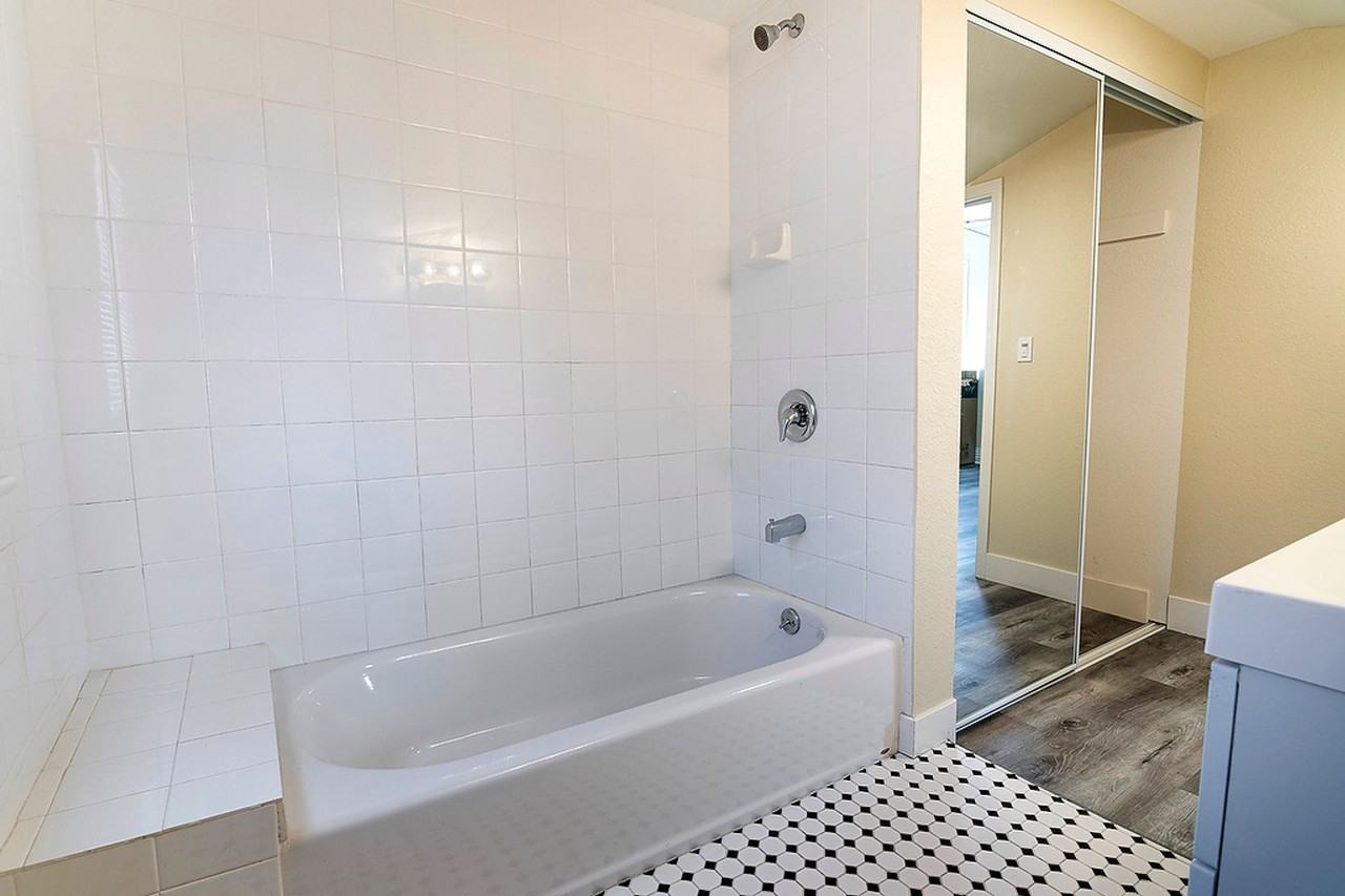 Toberman House - Photo 3 of 28