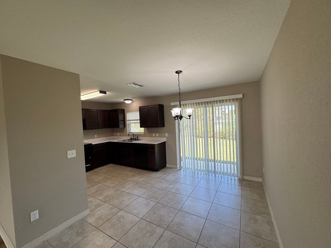 4151 Sw 166th Place Rd - Photo 6 of 19