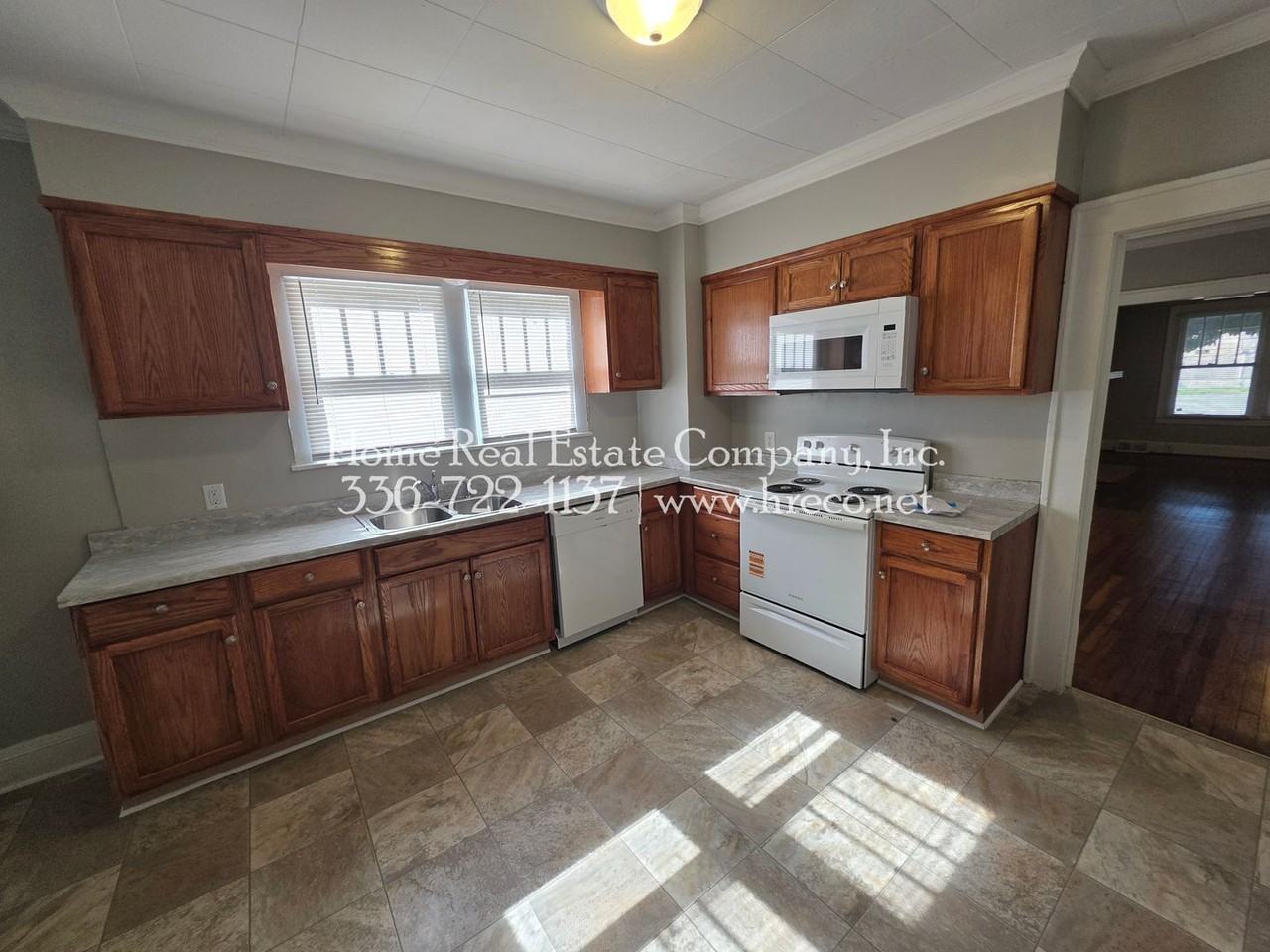 4007 Indiana Ave - Photo 3 of 12