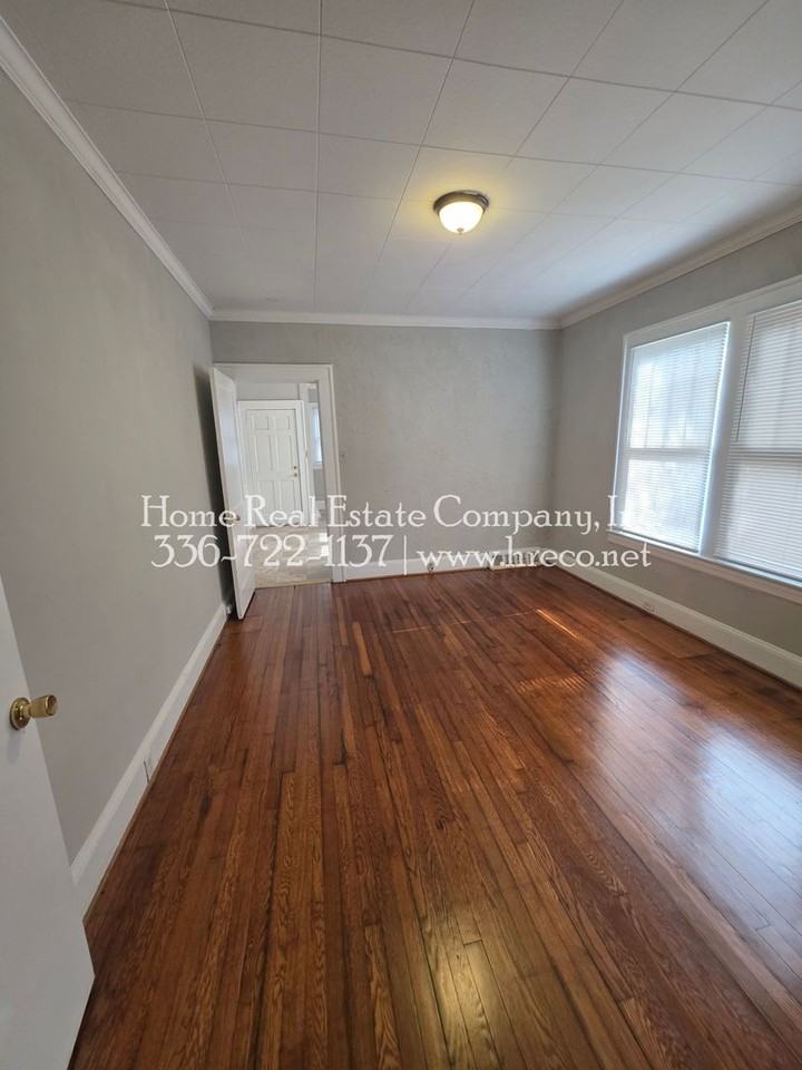 4007 Indiana Ave - Photo 5 of 12