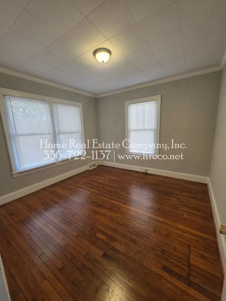 4007 Indiana Ave - Photo 7 of 12