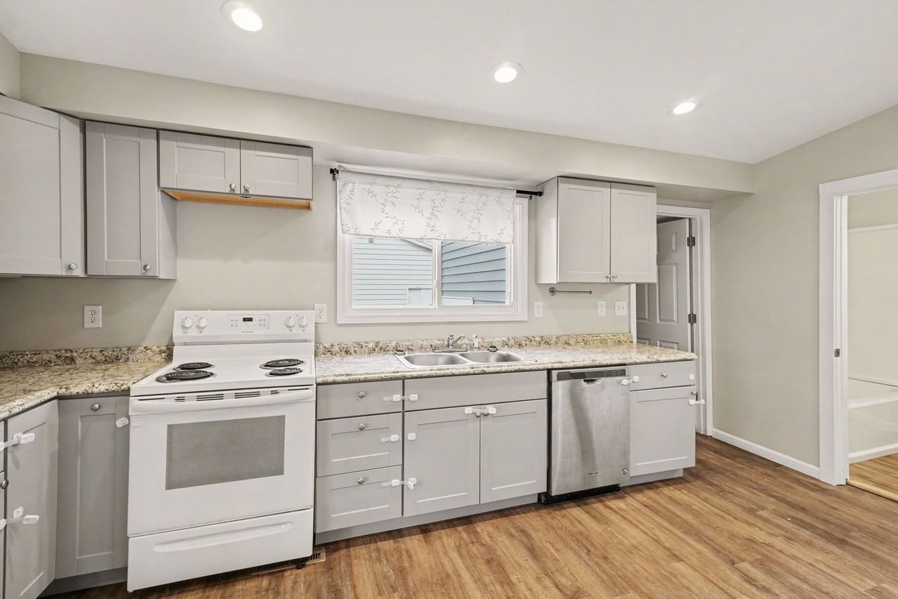 6020 Lincoln Blvd - Photo 6 of 24