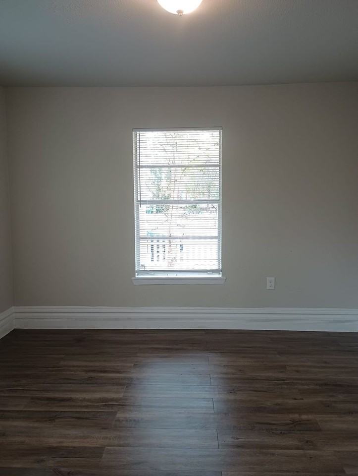 2212 Semmes St - Photo 2 of 14