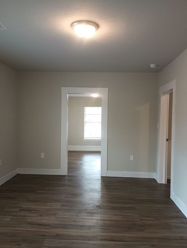 2212 Semmes St - Photo 3 of 14