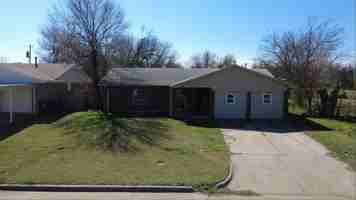 featured image of 9816 Ne 5th St