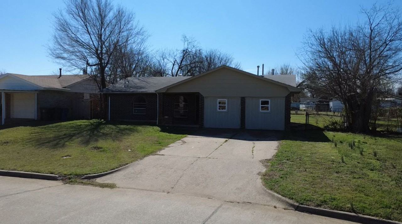 9816 Ne 5th St - Photo 7 of 34