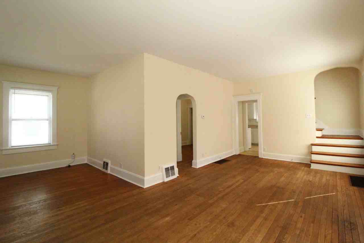 4339 Fairmount Ave - Photo 3 of 11