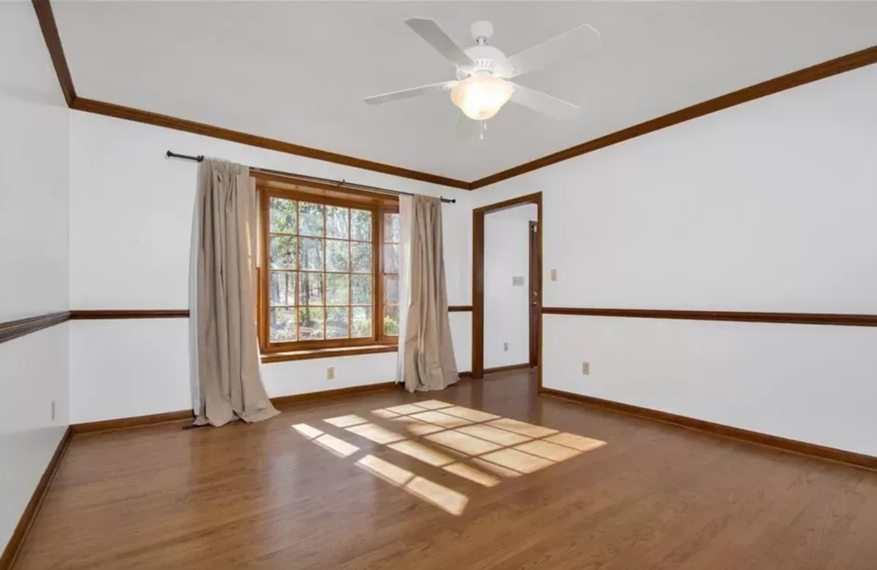 225 Woodglen Dr - Photo 4 of 31