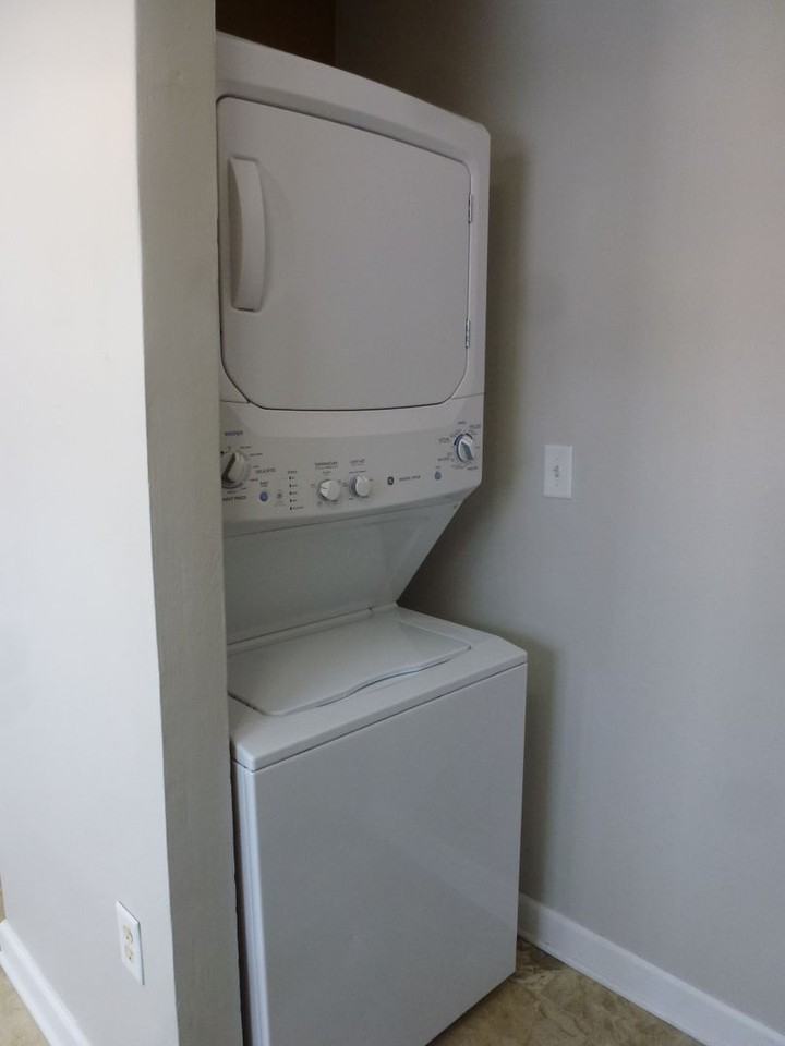 1179 Saint Paul Ave - Photo 4 of 13