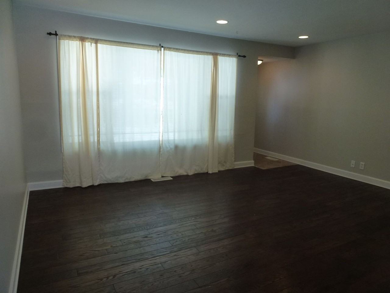 1179 Saint Paul Ave - Photo 5 of 13