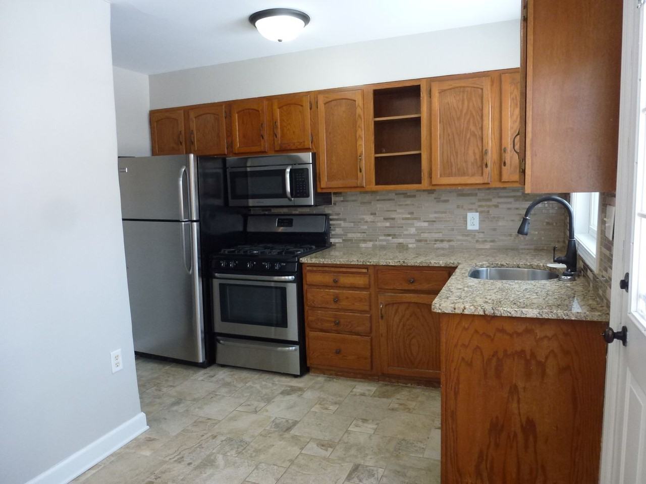 1179 Saint Paul Ave - Photo 6 of 15