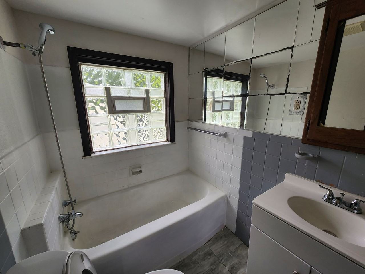 286 W Grace St - Photo 4 of 15