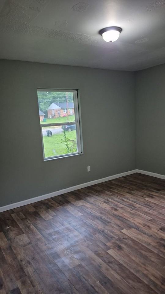 311 W Thomas Ct - Photo 3 of 4