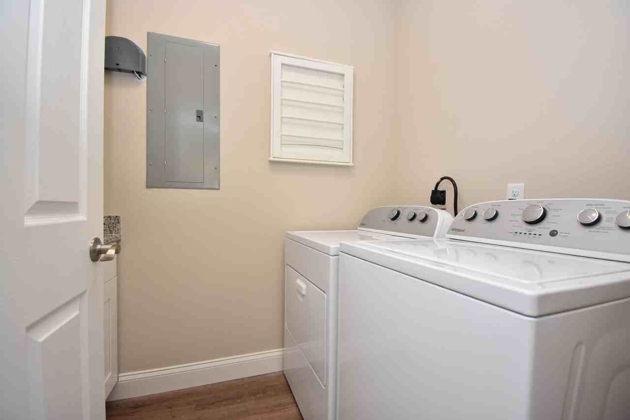 2610 Sw 35th Pl #20 - Photo 6 of 16