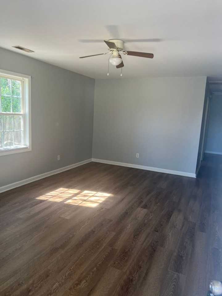 603 Cardwell St - Photo 4 of 17