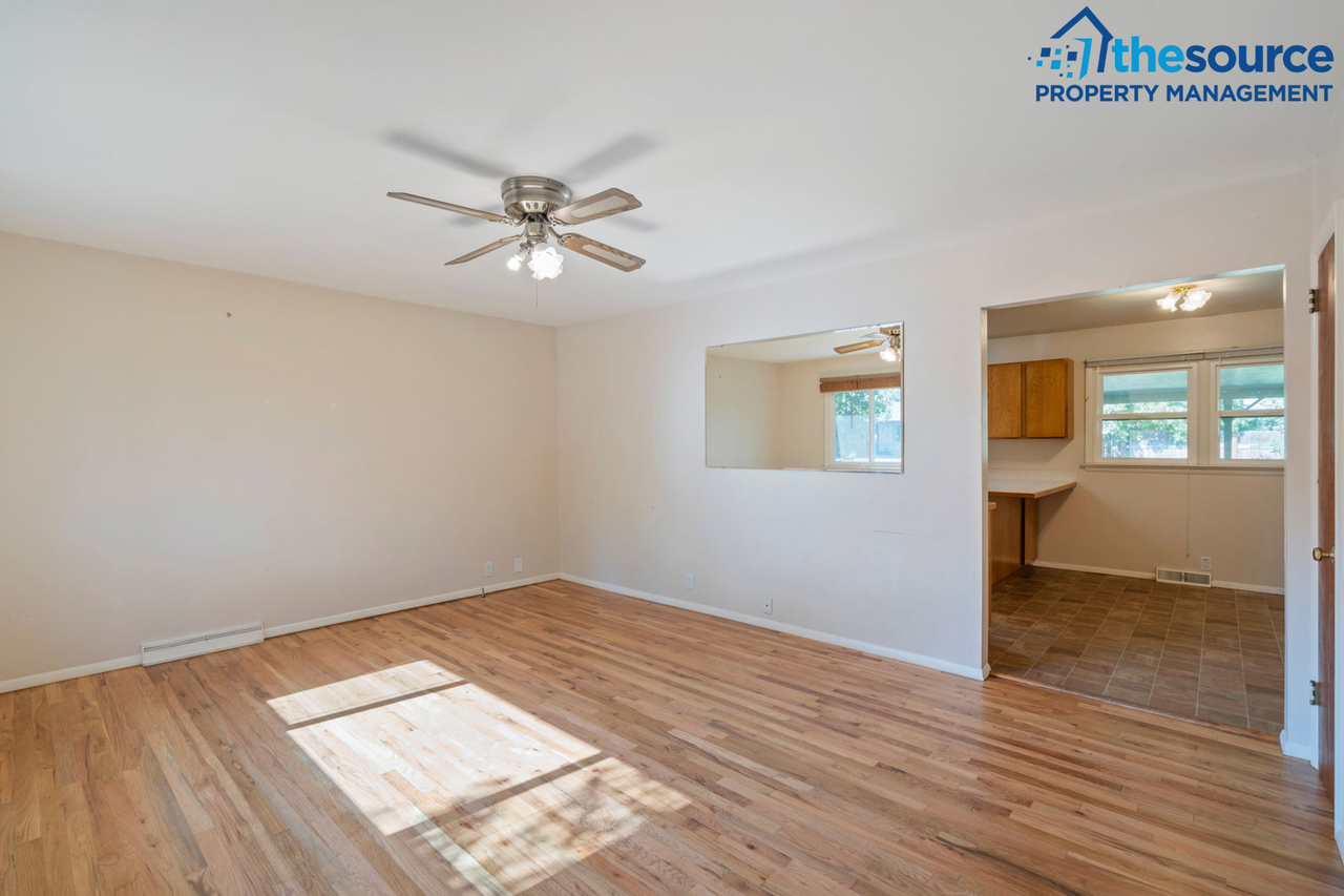 1021 Cragmore Dr - Photo 4 of 20