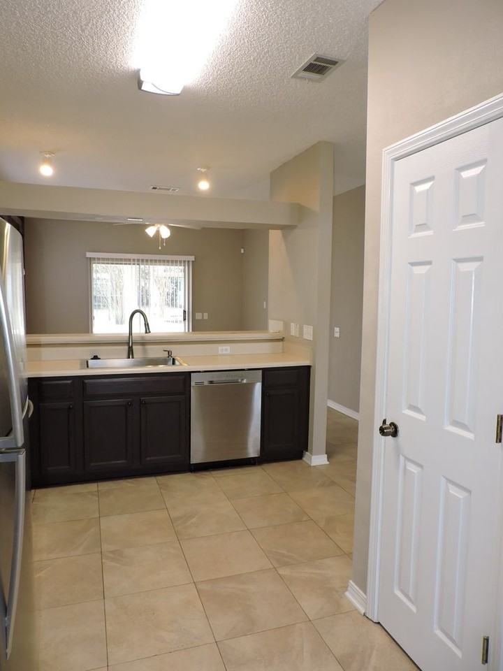 1489 Newcastle Way - Photo 2 of 28