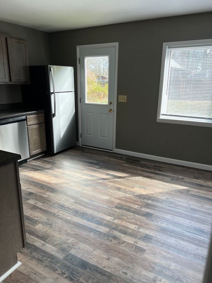 617 W Owens St - Photo 2 of 20