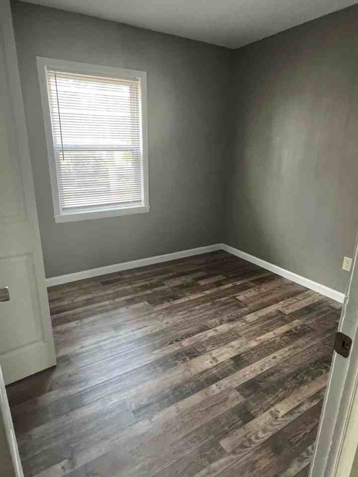 617 W Owens St - Photo 3 of 20