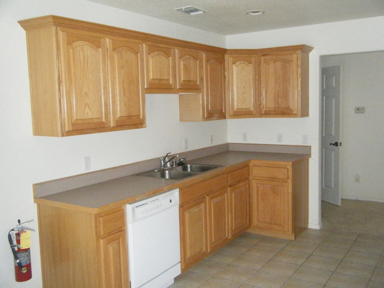 3016 Alhambra Dr Apt A - Photo 3 of 7