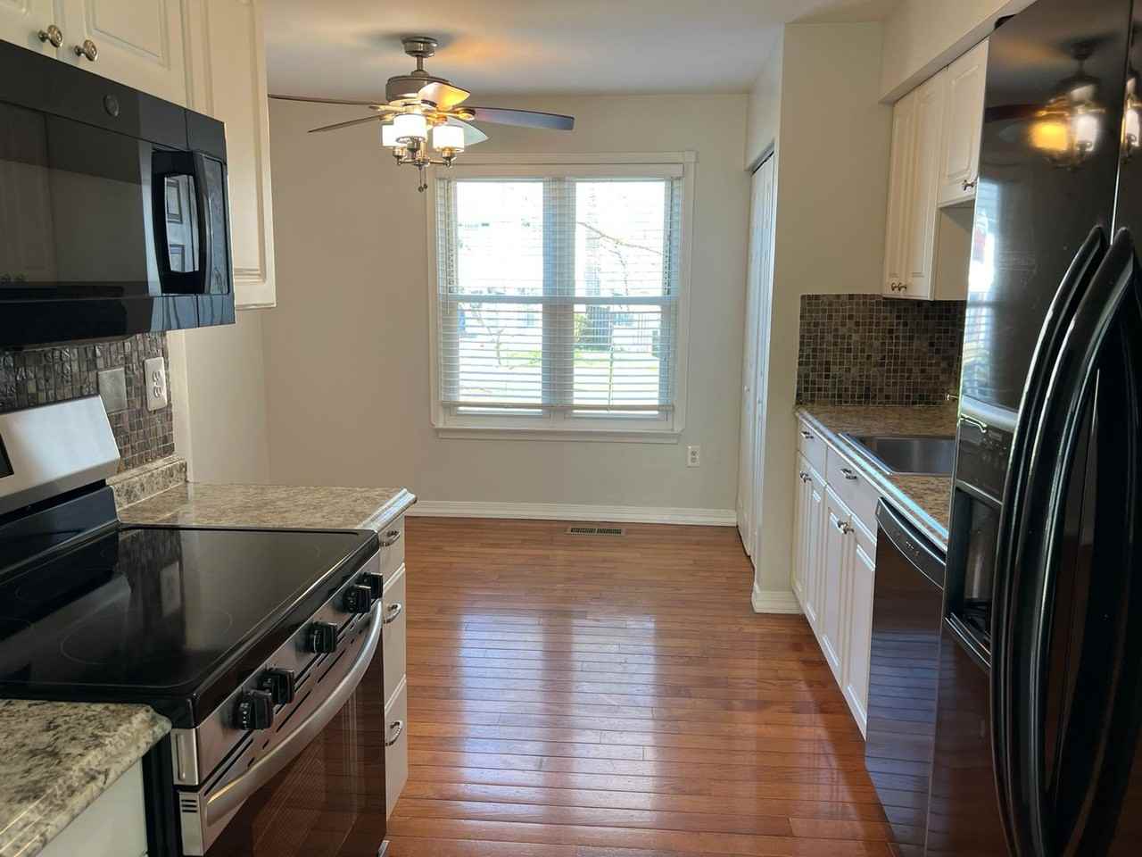 13100 Twilight Ct - Photo 4 of 19