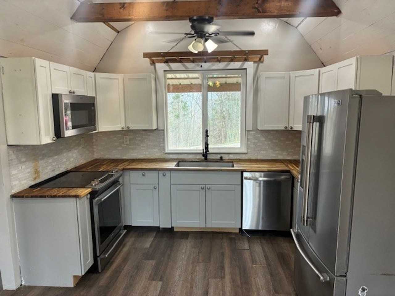 260 Gravel Hill Rd - Photo 6 of 16