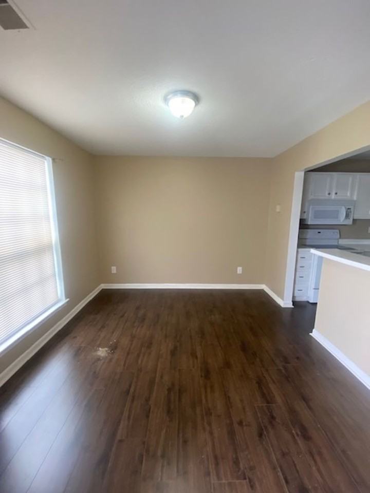 6227 Crest Green Rd - Photo 3 of 21