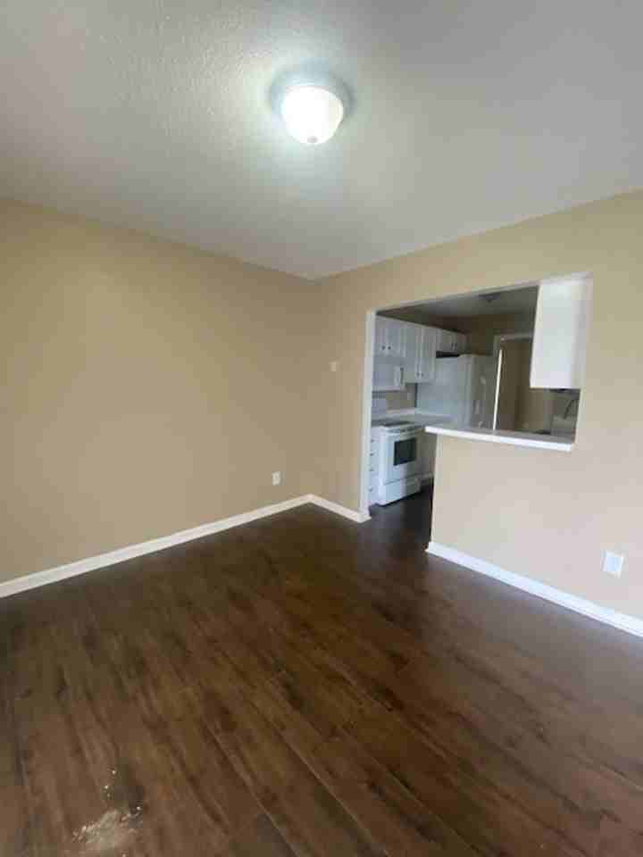 6227 Crest Green Rd - Photo 4 of 21