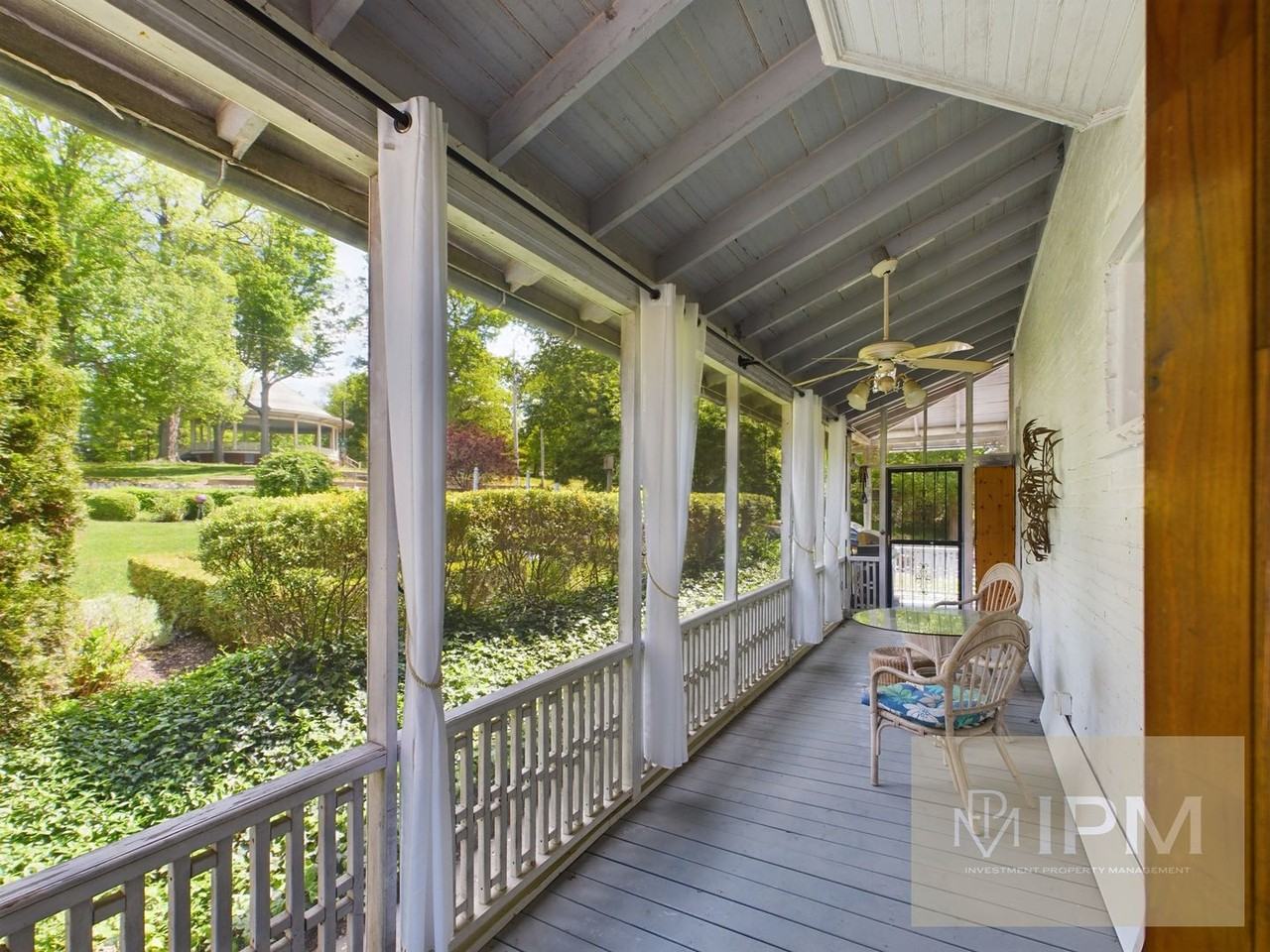 423 Lincoln St - Photo 5 of 33