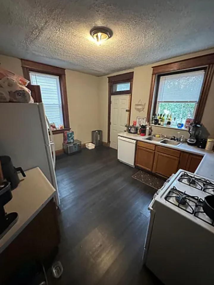 2345 Victor St - Photo 4 of 16