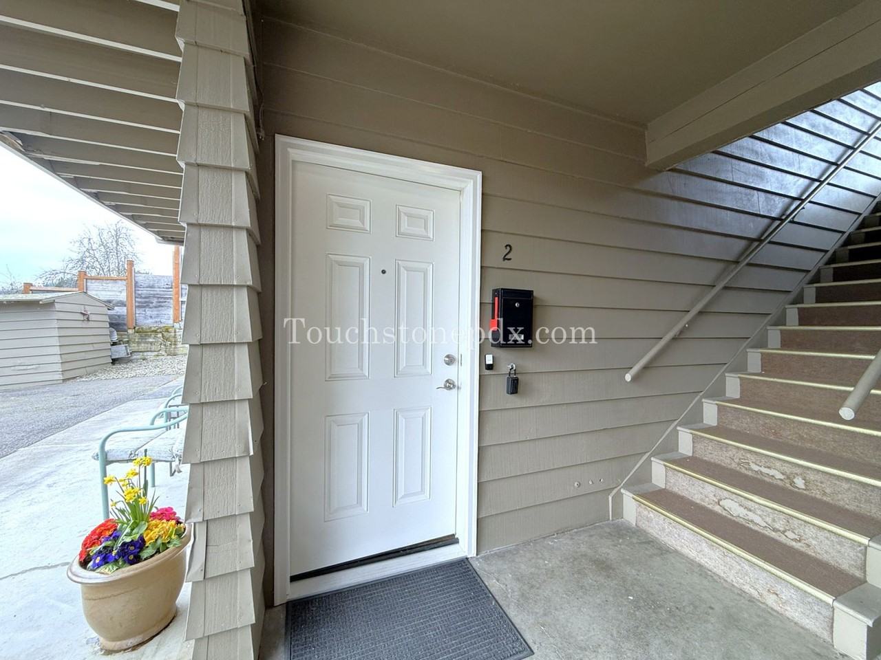 2289 5th Ave - Photo 4 of 25