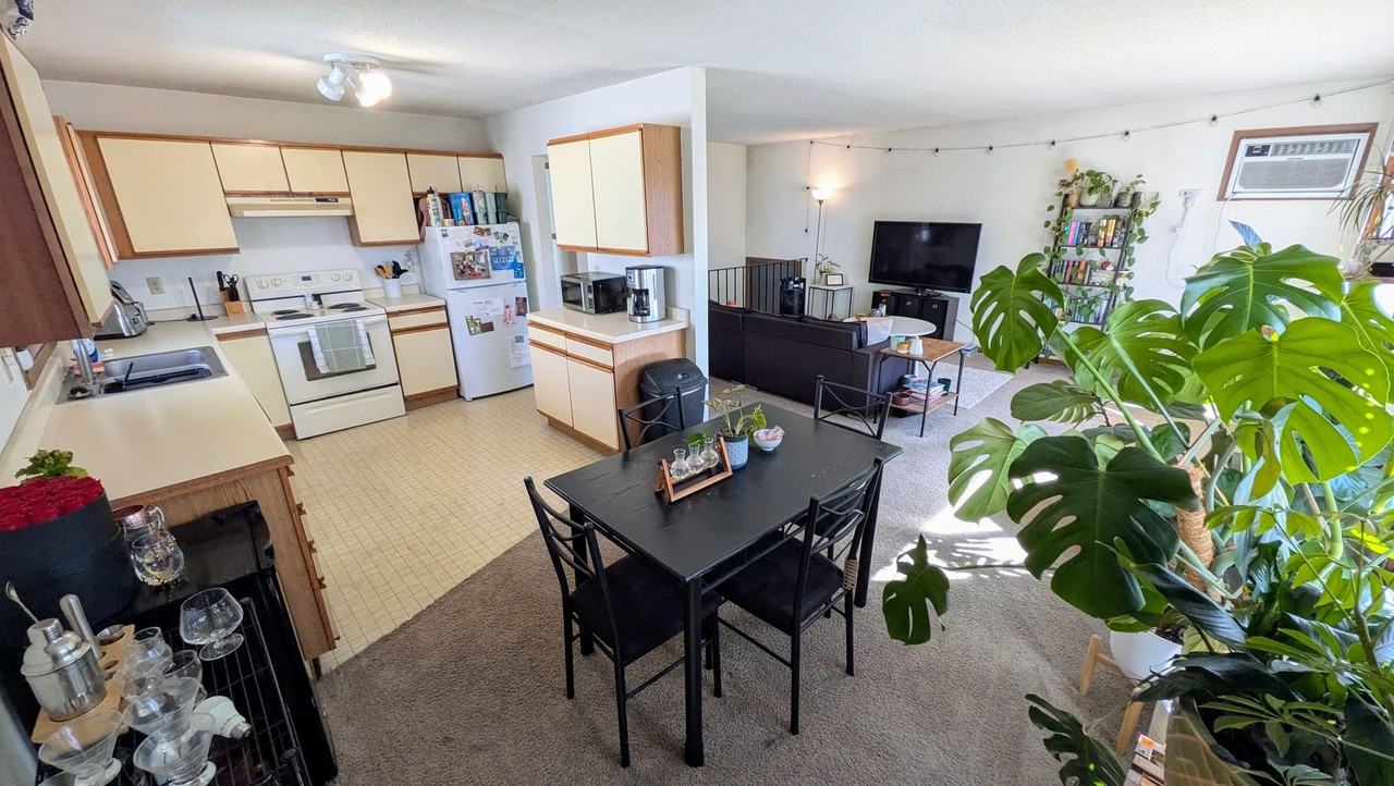 815 Weeks Ave Se - Photo 7 of 16