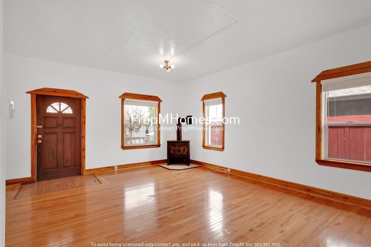 115 W Clarendon St - Photo 2 of 25