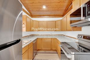 115 W Clarendon St - Photo 1 of 1