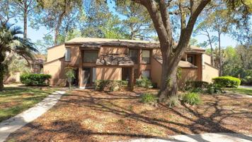 featured image of 2 Pinehurst Pl