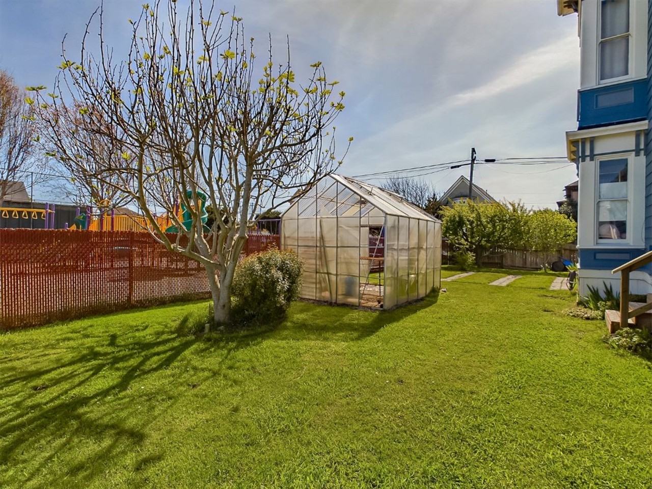 1403 E St #3 - Photo 6 of 28