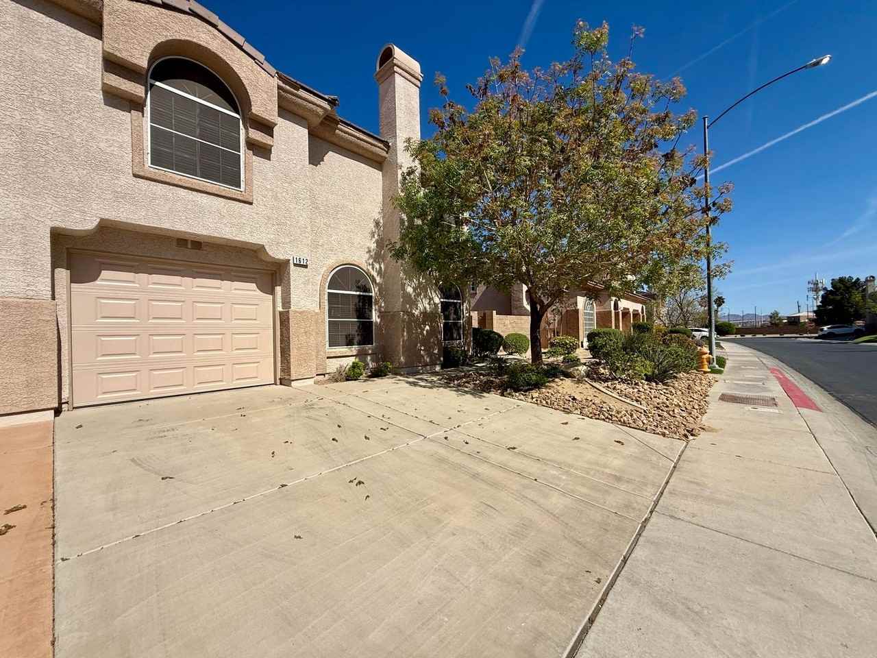 1612 Aspen Meadows Dr - Photo 3 of 34