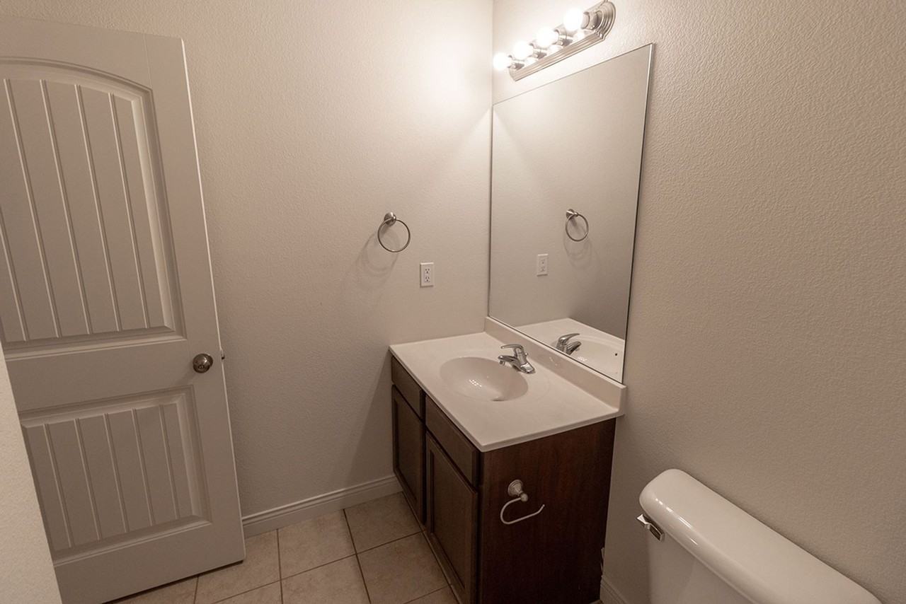 7362 Noah Ct - Photo 3 of 28