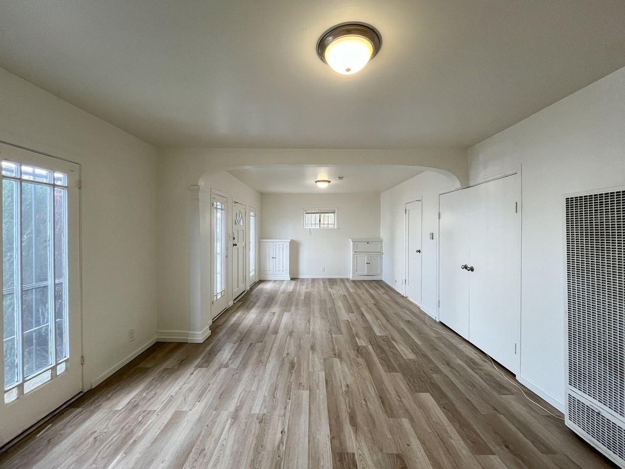 1450 W 39th St - Photo 6 of 38