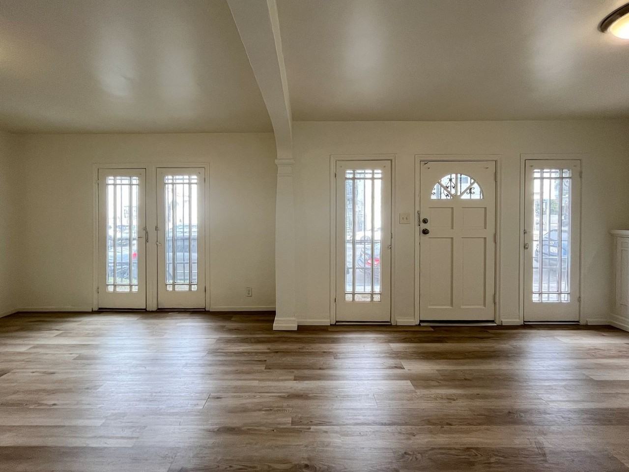 1450 W 39th St - Photo 7 of 38