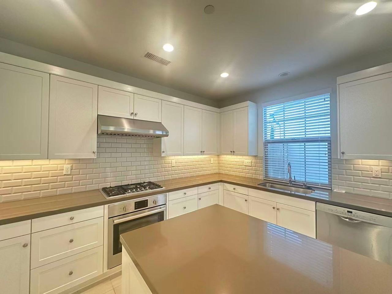 182 Augustine - Photo 3 of 17
