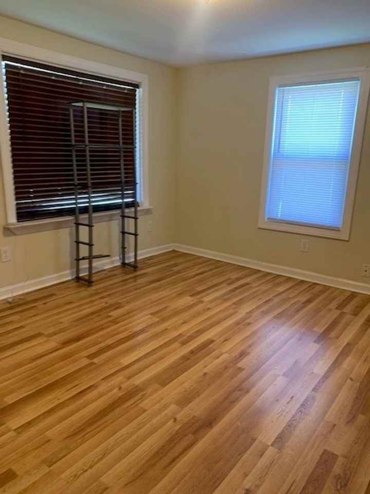 2203 Bradley St - Photo 3 of 10