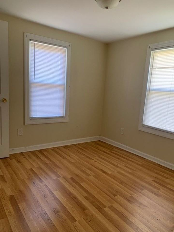 2203 Bradley St - Photo 7 of 10