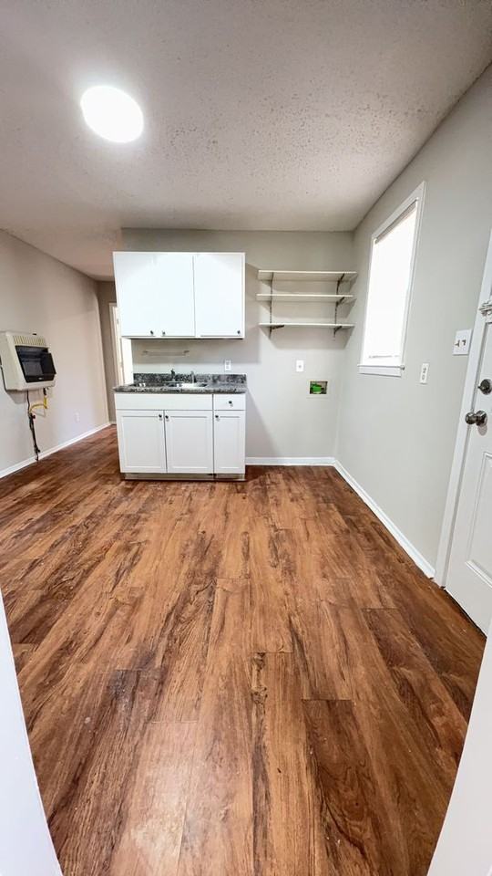 2253 Marble Ave - Photo 3 of 6