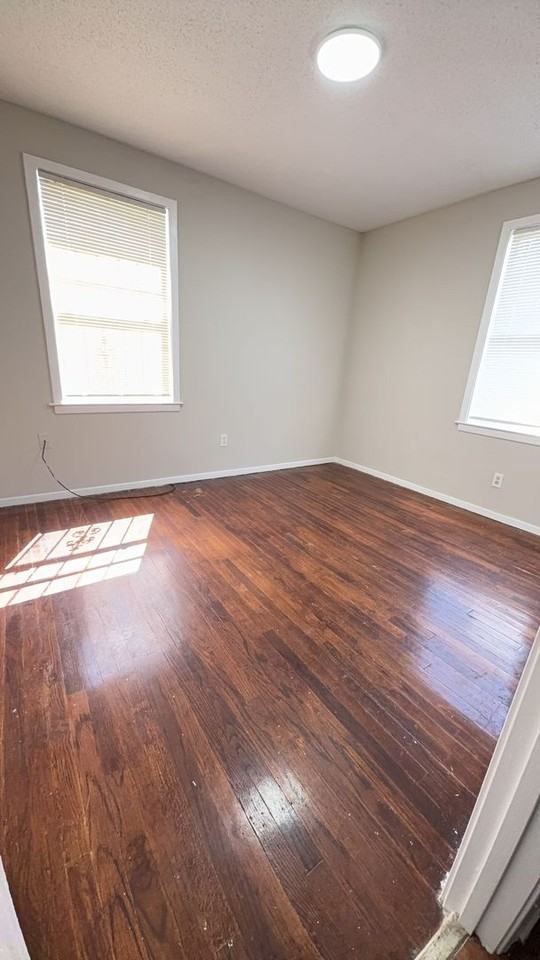 2253 Marble Ave - Photo 5 of 6