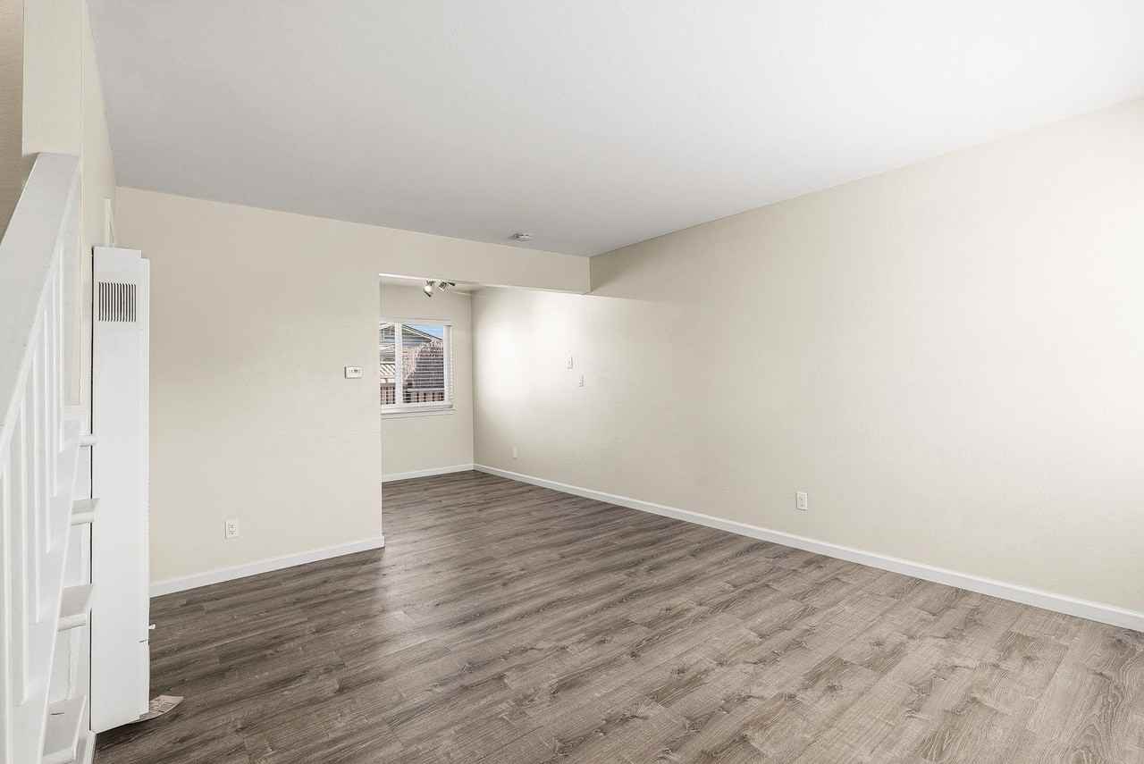 929 35th Ave - Photo 2 of 21