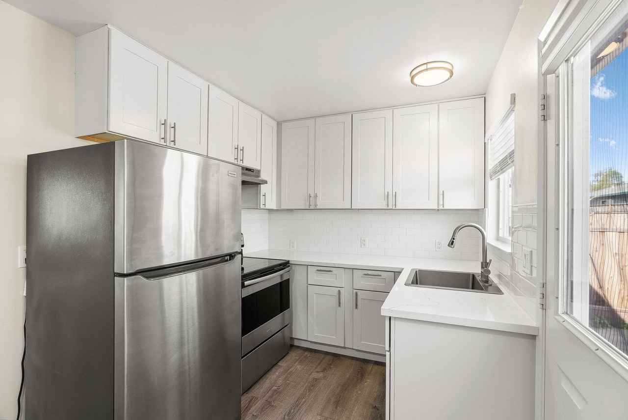 929 35th Ave - Photo 6 of 21