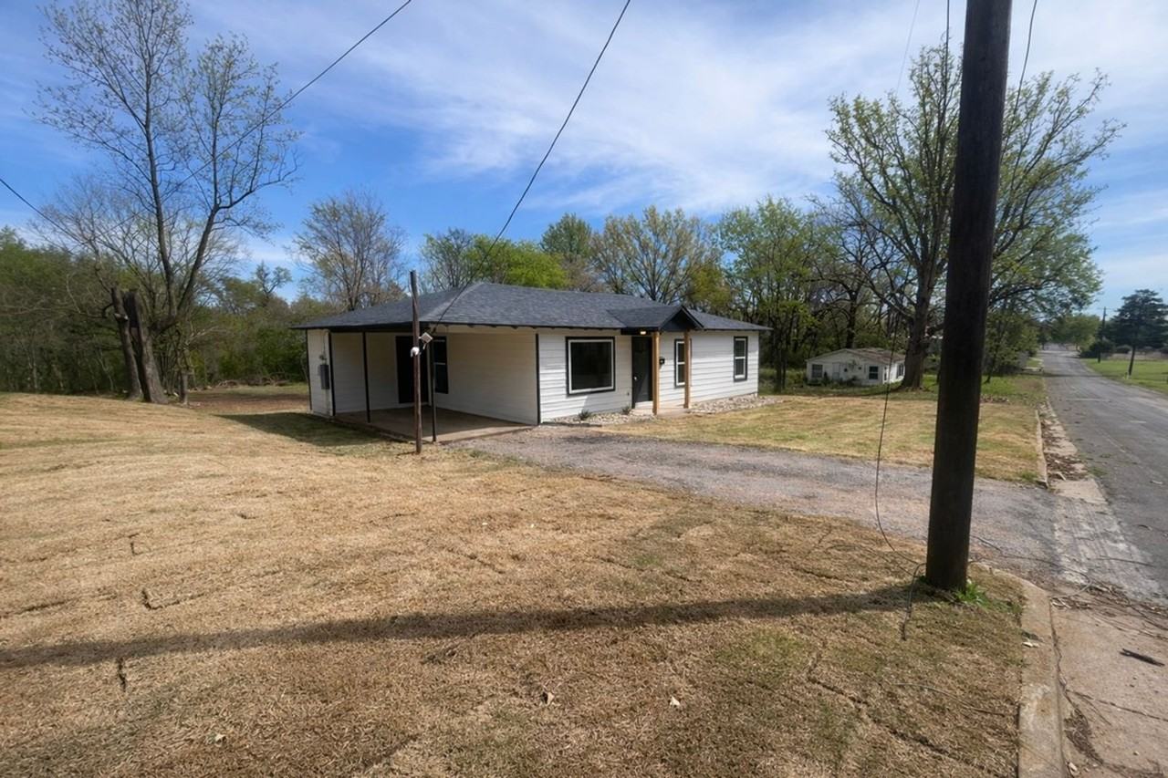 303 N Virginia Ave - Photo 3 of 22