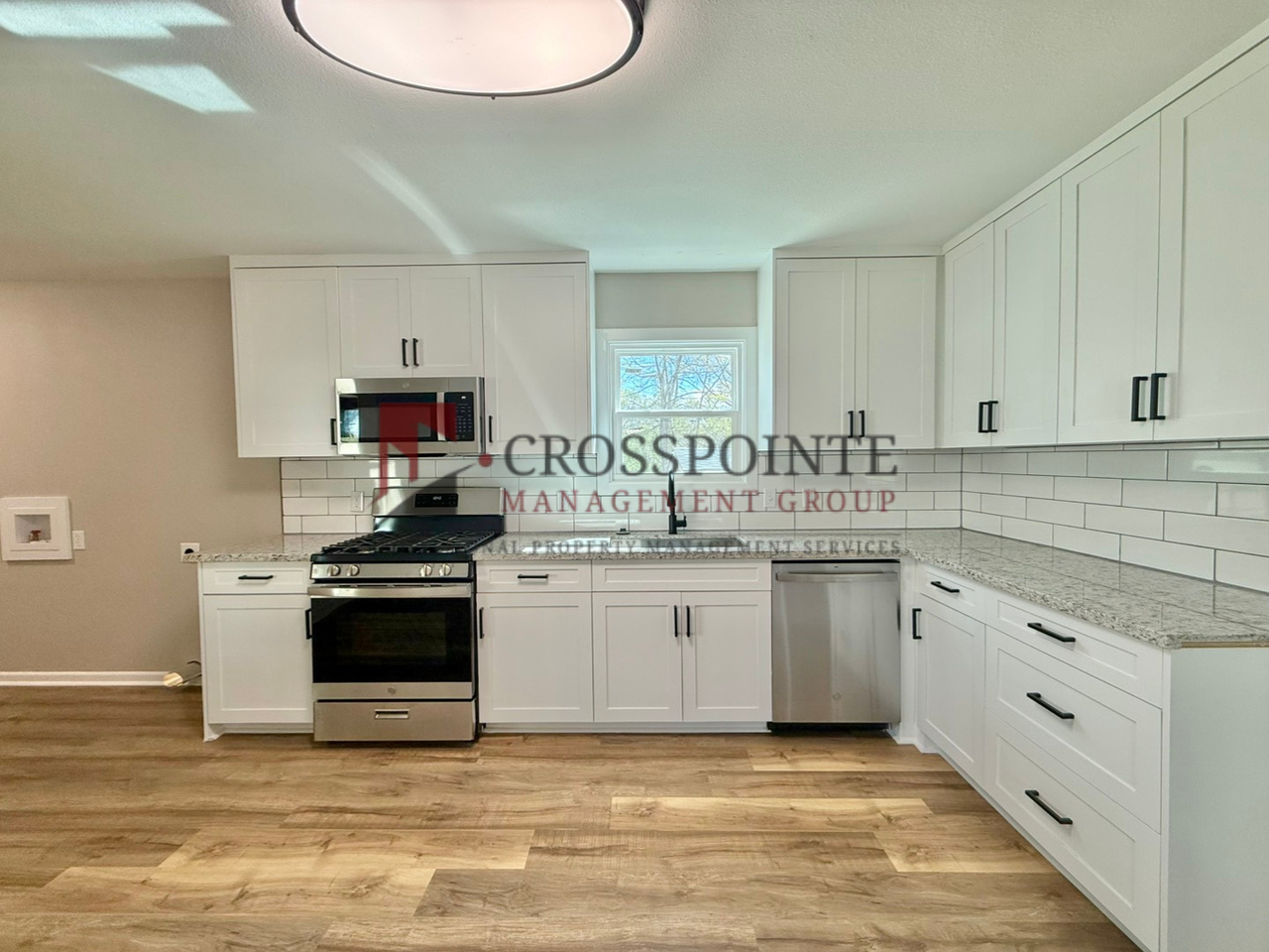 303 N Virginia Ave - Photo 6 of 22